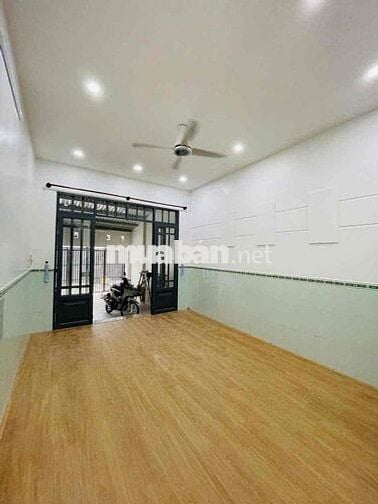 Cho thuê nhà đs 8,p.Trường Thọ gần ngã tư Bình Thái hẻm xe hơi 12,5tr