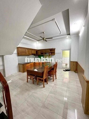 nhà 2 lầu 1 trệt An phú,100m2 4p ngủ,đường 7m đậu ô tô,có nội thất