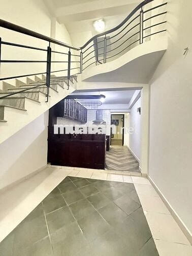 Bán nhà sẵn kết cấu xe hơi tới nơi Nguyễn Hữu Cảnh gần Landmark, 4x12m