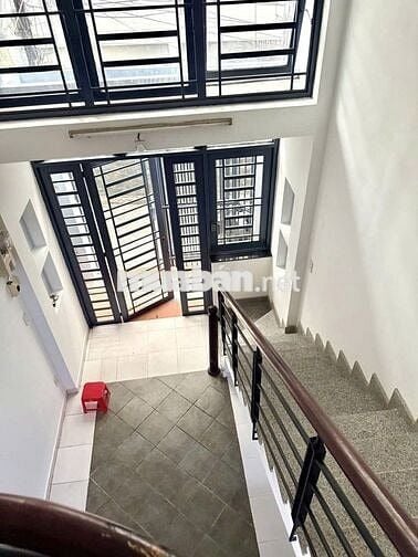 Bán nhà sẵn kết cấu xe hơi tới nơi Nguyễn Hữu Cảnh gần Landmark, 4x12m