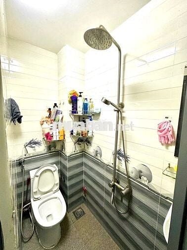 Bán nhà sẵn kết cấu xe hơi tới nơi Nguyễn Hữu Cảnh gần Landmark, 4x12m