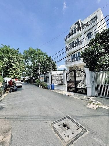 HIẾM - Toà Nhà Dịch Vụ 5 Tầng - Dòng Tiền 60Triệu/Tháng - 20 Phòng