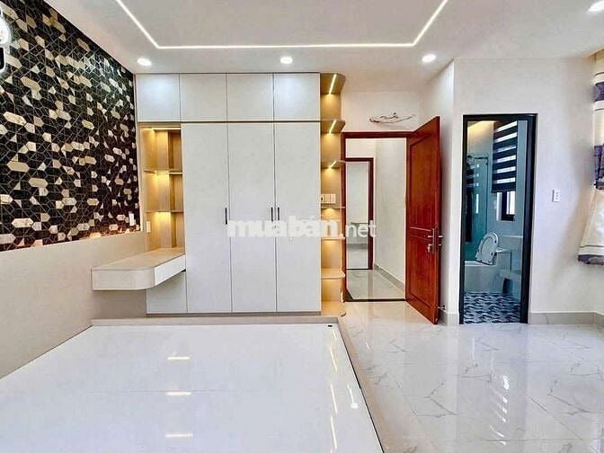 Nhà đẹp full nội thất 4,7 x 12 có 5pn 5wc sân thượng