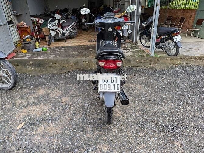 Xe máy zin êm chạy liền 9 chủ