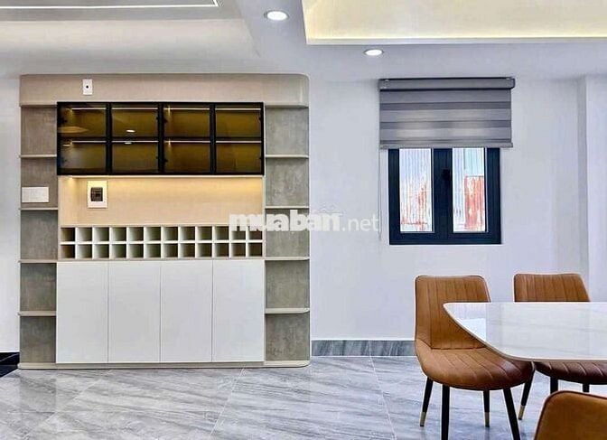 Nhà đẹp full nội thất 4,7 x 12 có 5pn 5wc sân thượng