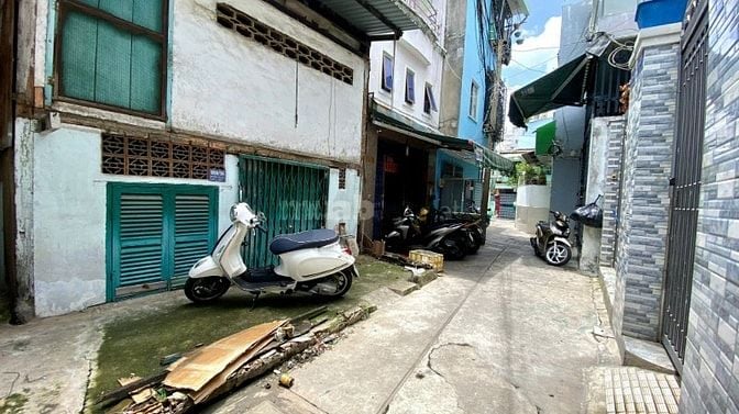 958/36 Lò Gốm, P.8, Q.6, bán nhà phố, giá rẻ 49,5tr/m2