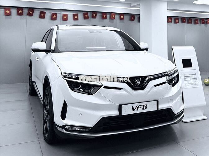 VINFAST VF8 - GIẢM 250 Triệu cho khách hàng mua xe