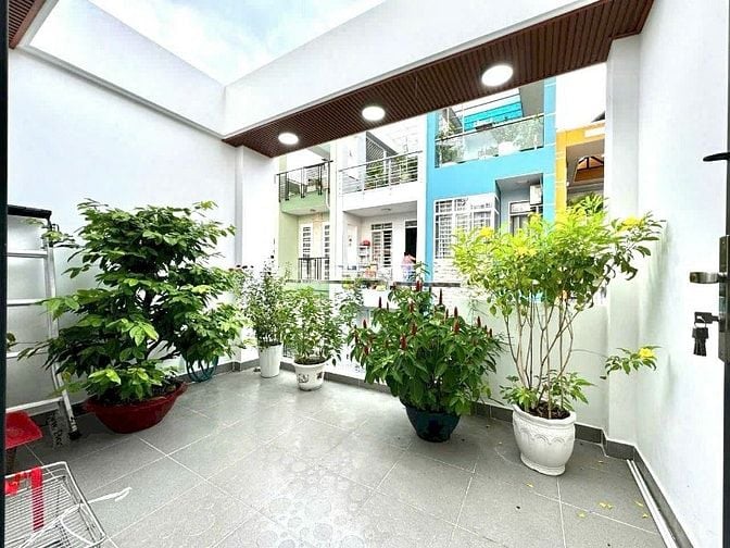 Bán nhà mới xây 4 tầng- hẻm 6m- Nguyễn Trọng Tuyển