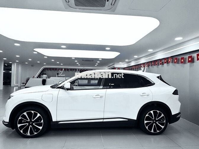 VINFAST VF8 - GIẢM 250 Triệu cho khách hàng mua xe