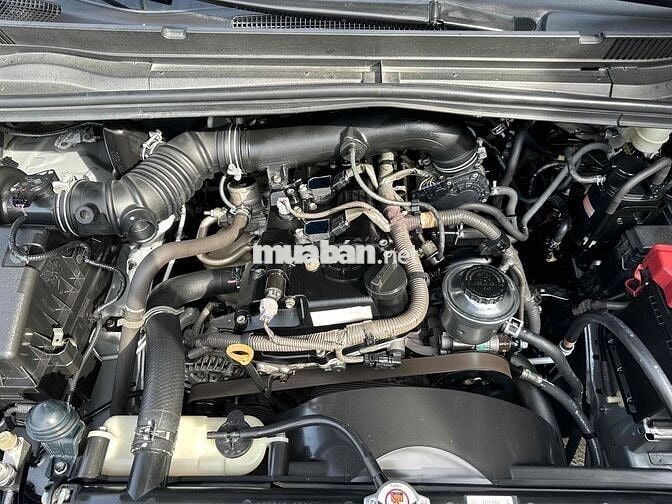 Toyota Innova 2.0E 2016 mode 2017 - 128,000km