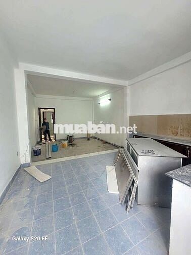 Nhà đường trước thèm to ô tô đậu trước nhà