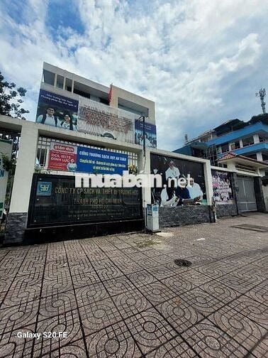 Nhà đường trước thèm to ô tô đậu trước nhà