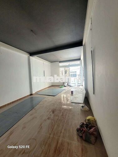 Nhà đường trước thèm to ô tô đậu trước nhà