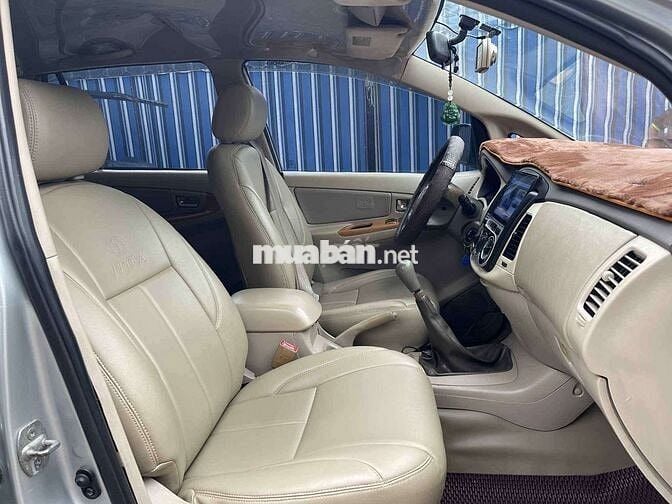 Innova 206 G xịn.xe chính chủ zin đẹp.có màn hình