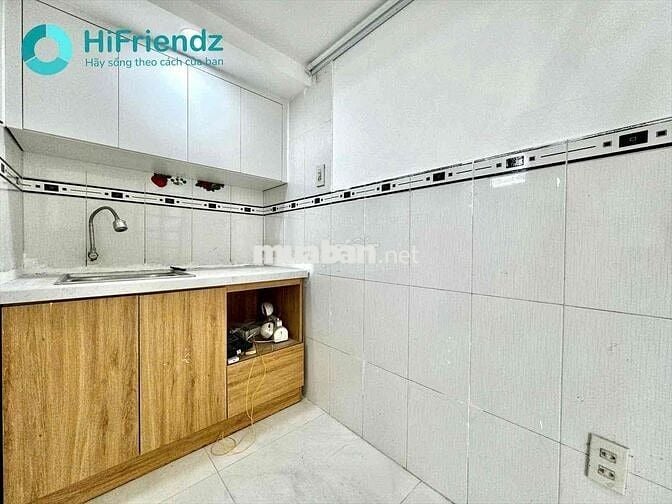 Cho thuê phòng gác Cao 2m - cửa sổ Lớn - Thang máy - Gần cầu Chữ Y