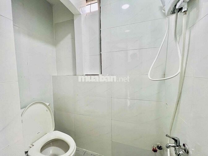 STUDIO BAN CÔNG ĐI BỘ QUA HUTECH. CÁCH NGOẠI THƯƠNG, UEF 5 PHÚT