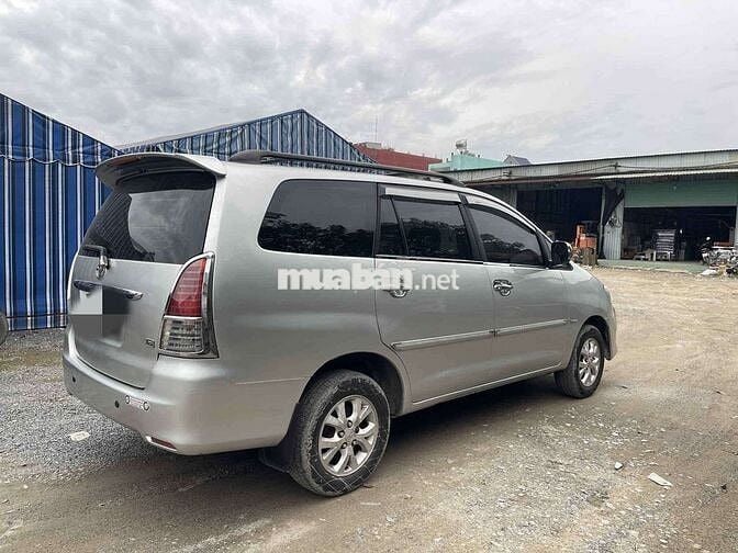 Innova 206 G xịn.xe chính chủ zin đẹp.có màn hình