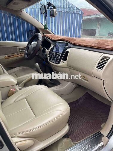 Innova 206 G xịn.xe chính chủ zin đẹp.có màn hình