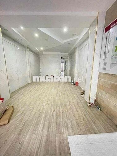 Mặt tiền đường Lê Trọng Tấn, cách ĐH Công Thương 200m, không ngập nước