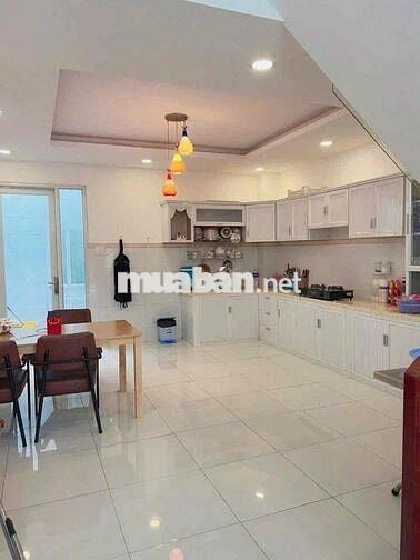 TÔI CHÍNH CHỦ [ 4 x 18] 2 lầu ST (4PN,5WC) đường TÂN KỲ TÂN QUÝ