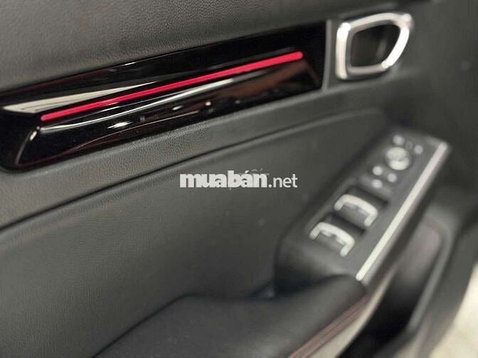 Honda Civic 2023 Trắng 45000 km nhanh gọn