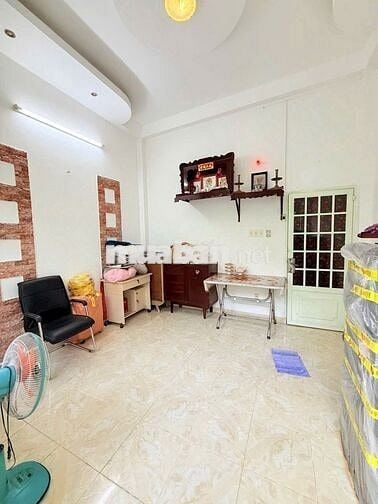 Nhà mặt tiền kinh doanh, đường rộng lề 4m