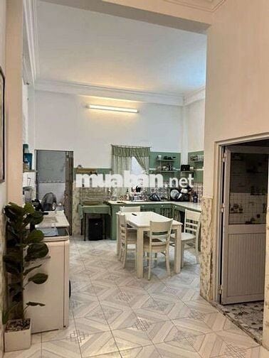 Cho thuê nhà 4x20m mặt tiền đường số Tân Quy, Q.7