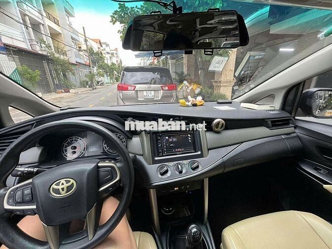 Toyota Innova 2016 2.0E