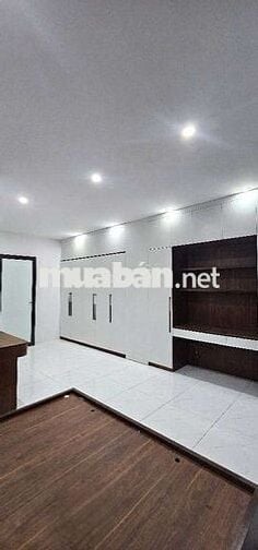 BẮC TỪ LIÊM - LÔ GÓC 5 Tầng x 38m² -View Sân chơi Nhà VH - Ô TÔ ĐỖ CỬA