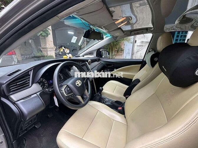 Toyota Innova 2016 2.0E