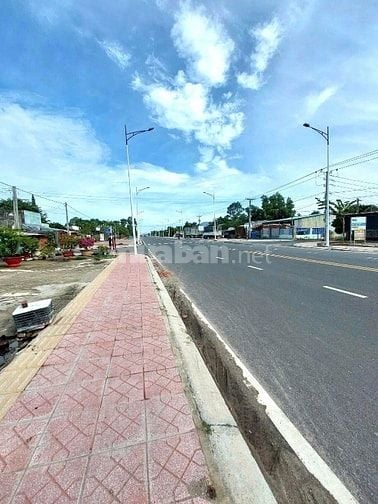 Chủ kẹt tiền cần thanh lí lô đất ngay ngã tư Chơn Thành, Bình Phước