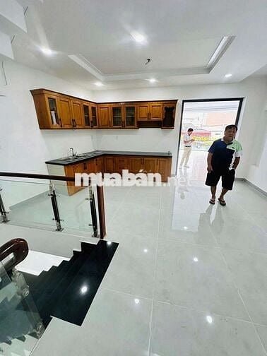 CHOTHUÊ MẶT BẰNG 6,5x20 VỊ TRÍ ĐẸP NGAY KHU VỰC SẦM UẤT Đ.PHAN HUY ÍCH