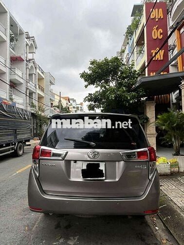 Toyota Innova 2016 2.0E