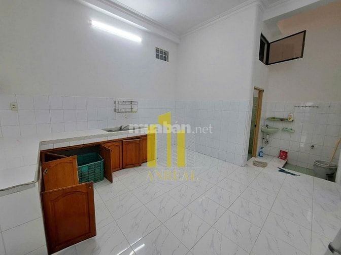 NHÀ PHỐ 3 LẦU GIÁ CHỈ 18 TRIỆU - 5 PHÒNG GẦN TRẦN NÃO - ĐƯỜNG XE HƠI