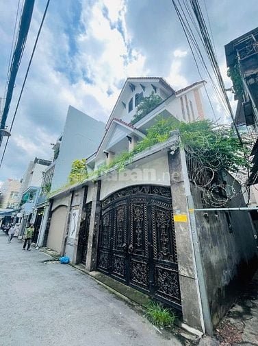 Biệt thự cao cấp đường trịnh đình trọng DT:8x18 trệt 3 lầu st nội thất