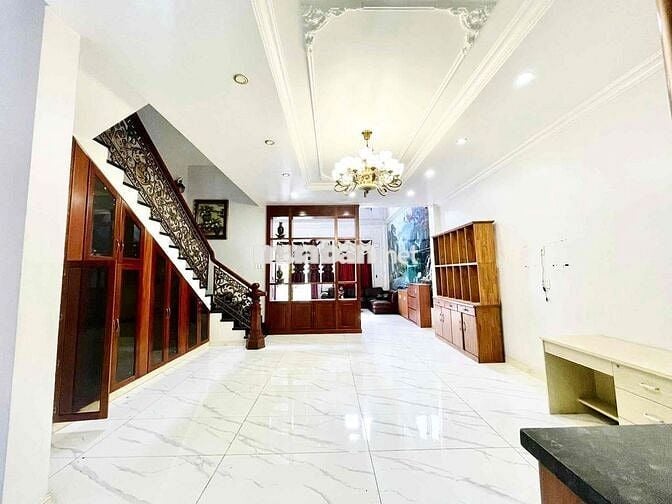 CỰC PHẨM CHO THUÊ BIỆT THỰ 85A HOA SỨ PHÚ NHUẬN - 5 TẦNG - NGANG 8 MET