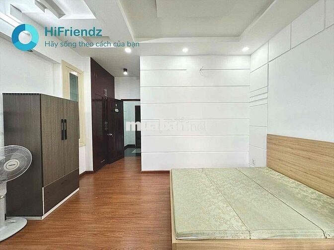 PHÒNG CÓ BAN CÔNG RỘNG FULL NỘI THẤT TÁCH BẾP THUẬN TIỆN VÀO TRUNG TÂM