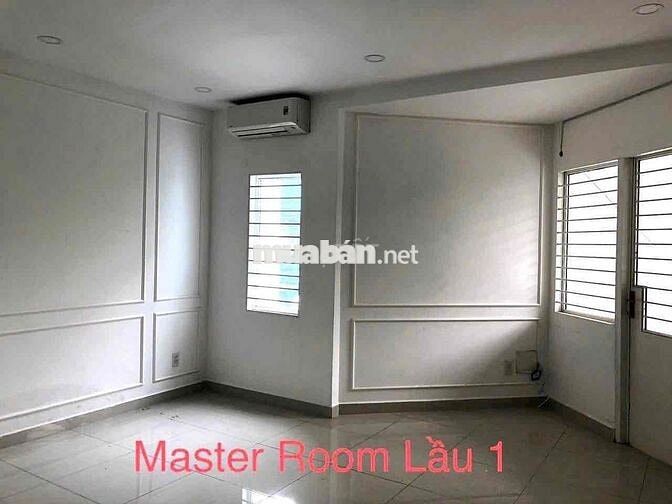 NGUYÊN CĂN QUẬN 10 - CÓ SÂN ( NGANG 10 M - 6PHÒNG )