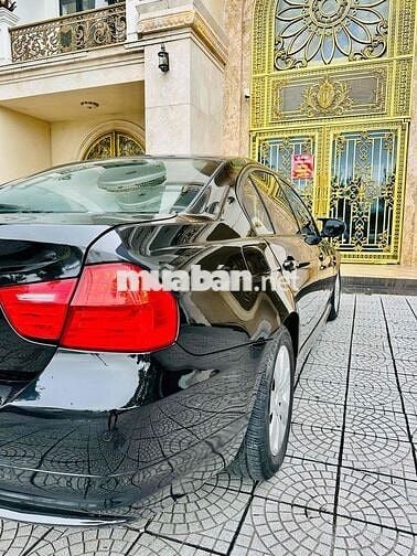 BMW 325i nhập khẩu tự động