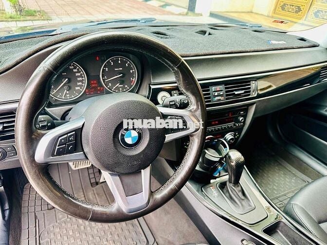 BMW 325i nhập khẩu tự động