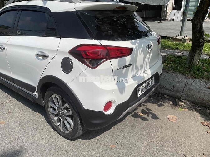 Hyundai i20 2015 Active 1.4 AT - 100000 km
