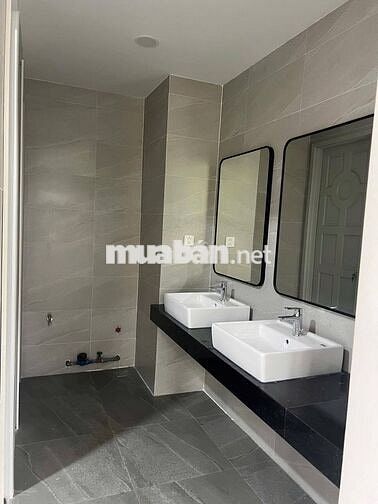 NGANG 8M - GÓC 2 MẶT TIỀN - DTSD 300M2 - 3 TẦNG- SÁT BÊN VẠN HẠNH MALL