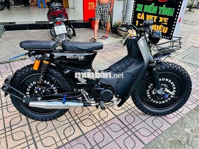 Super cub cafe racer