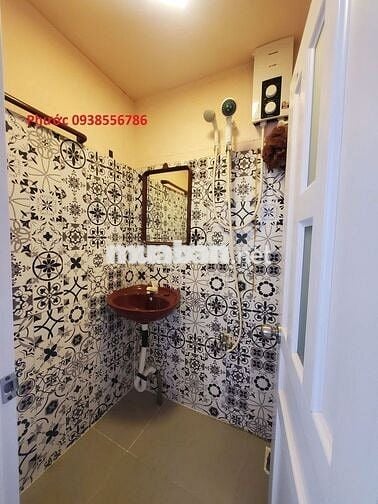 Võ Văn Tần, P.5, Q.3. Hẻm thông Nguyễn Thị Minh Khai. Gần trường học