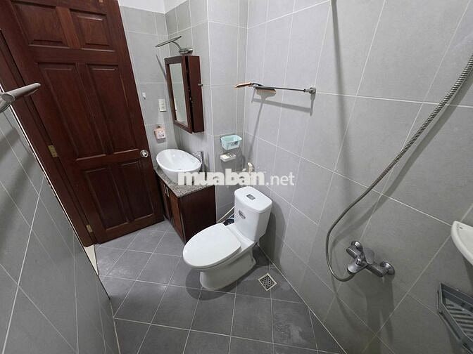 Cho thuê phòng ban công - có nội thất - Quận 10