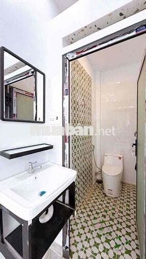 - ĐỐI DIỆN CHI CỤC THUẾ Q4 - KHU HÀNH CHÍNH CẤP CAO  - XE HƠI ĐẬU KẾ B