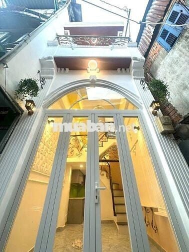 NHÀ KHÁNH HỘI Q4- 3 LẦU- 3x6m - KO QH CHỈ 2 TỶ NHỈNH