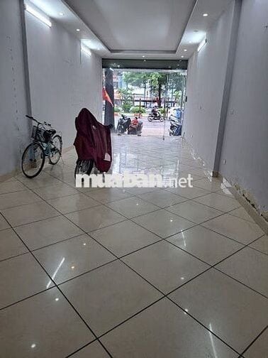 Nhà mặt đường Hoàng Quốc Việt, MB tầng 1, diện tích 90m2 mặt tiền 4,5m