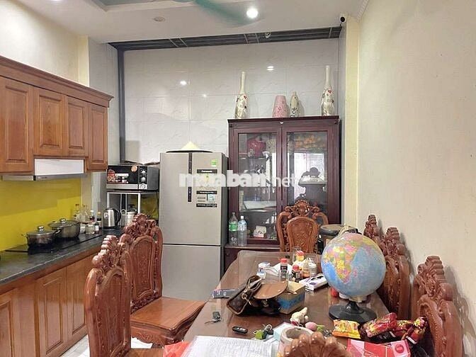 NHÀ ĐẸP 41M² – FULL NỘI THẤT GỖ VIP – Ô TÔ ĐỖ CỬA – NGÕ THÔNG – GẦN HỒ