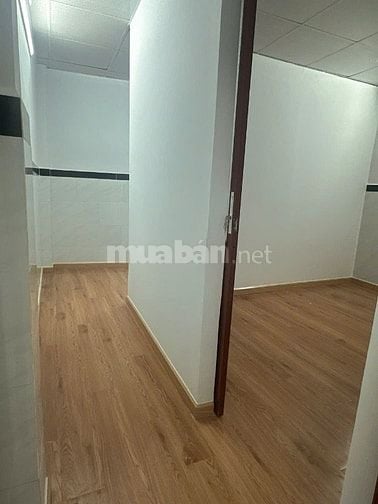 Nhà mới xây xong, xách vali vào ở ngay.